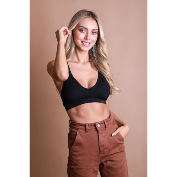 Black Seamless Front Solid Lace Racerback Bralette Women's Bra - Picture 4 of 5